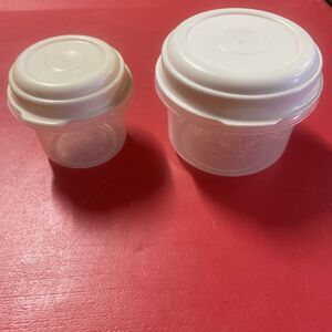 Rubbermaid Servin Saver Containers 10 Oz #6 And 1/2 Cup #0 Vintage Lot Of 2